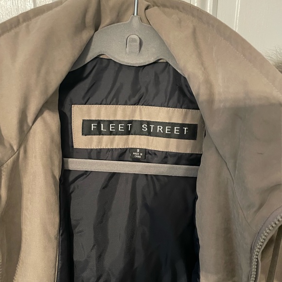 Women’s Fleet Street Faux-Fur Hooded Midweight Jacket - Picture 3 of 7